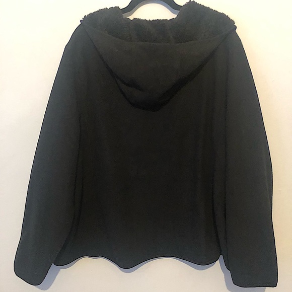 Reversible furry hoodie - Picture 6 of 7